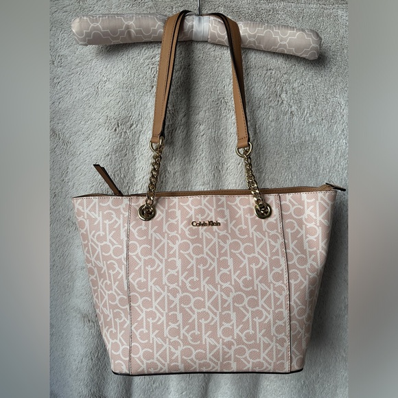 NWOT! Calvin Klein Pink & White Shoulder Bag - Picture 3 of 14
